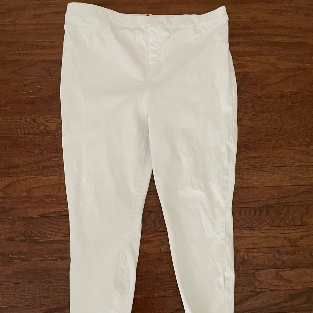 NWOT white Spanxs jeans. Washed but never worn. Size 3XL
